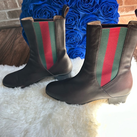 - [ ] GUCCI BROWN LEATHER WEB ACCENT CHELSEA BOOTS - 37 1/2 authentic - Picture 3 of 8